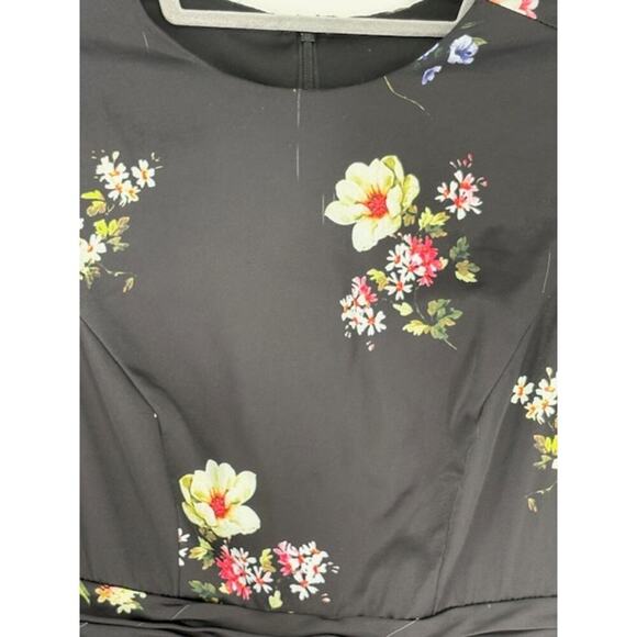 FLAWED GEM – Mac Duggal Long Sleeve Boat Neck Floral Maxi Gown in Black – Size 2 - Picture 7 of 11